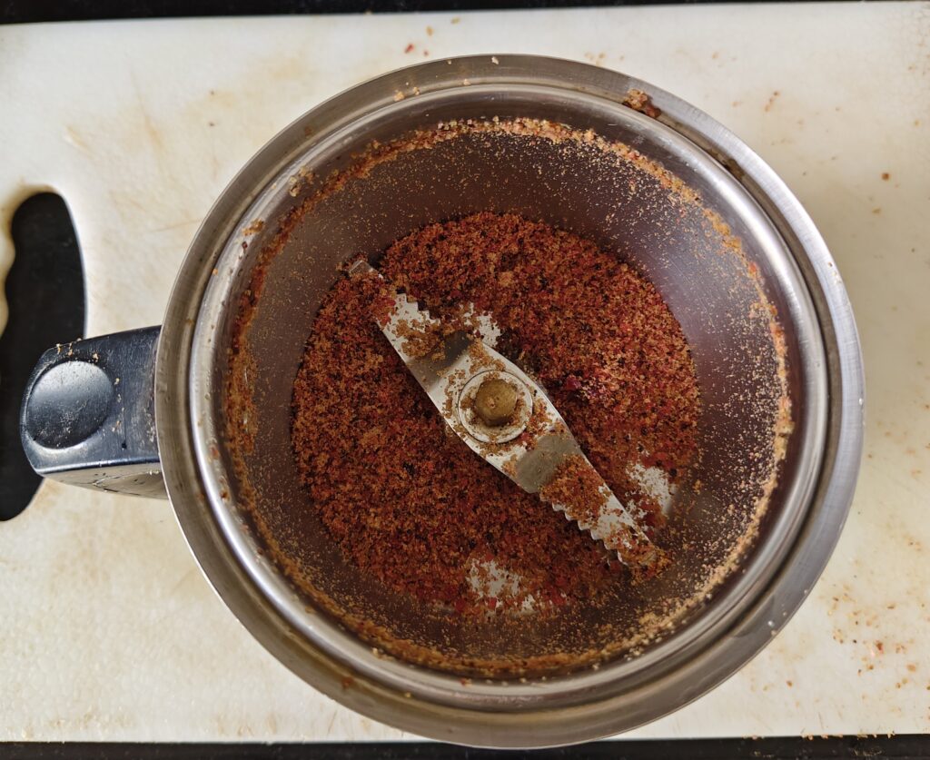 Finely ground maasi (dry fish tuna)