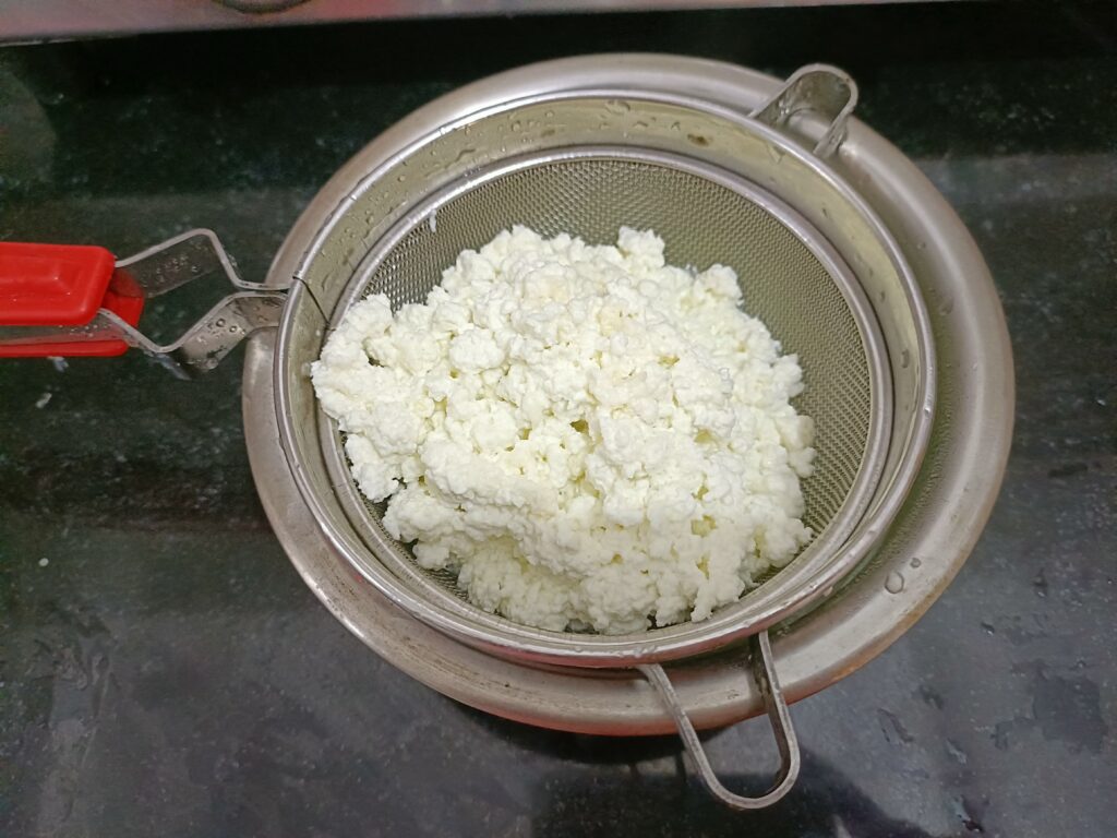 Cottage cheese 